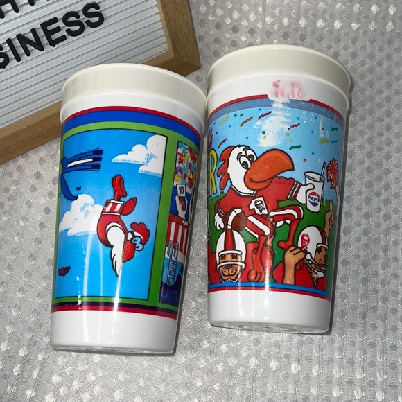 Lot Of 2 Kentucky Fried Chicken Plastic Cup THE COLONEL'S COOLER Football/swim. - Picture 2 of 4